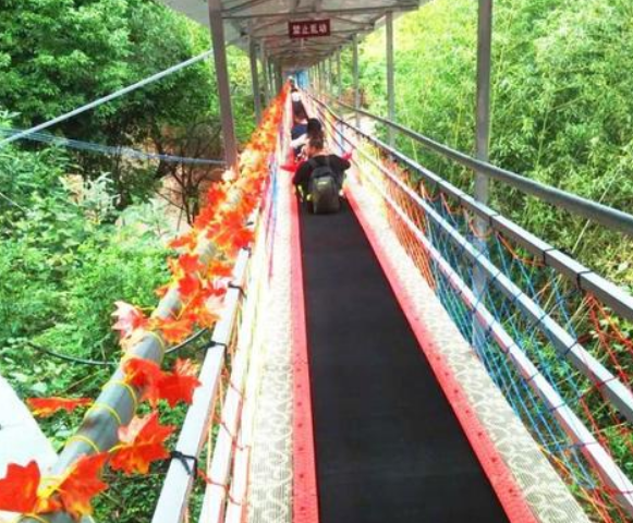 景區魔毯廠(chǎng)家淺析景區魔毯的造價(jià)
